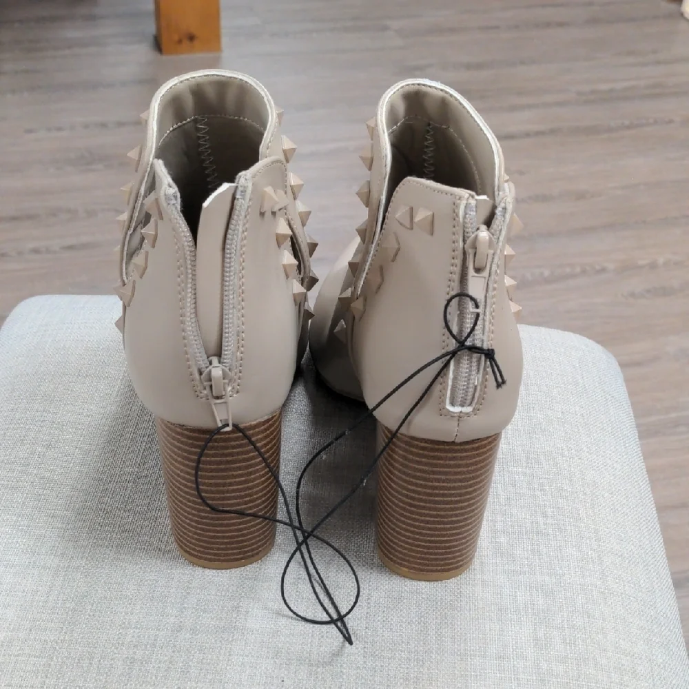 Cream Stiletto Ankle Boots with Gold Studs - Picture 4 of 5